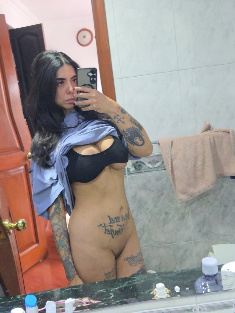 NinjaKittyCB's tweet photo. U babes wanna hang later in chaturbate?? Take me out from my lazyness 😂 https://t.co/P9dw5nw4cR