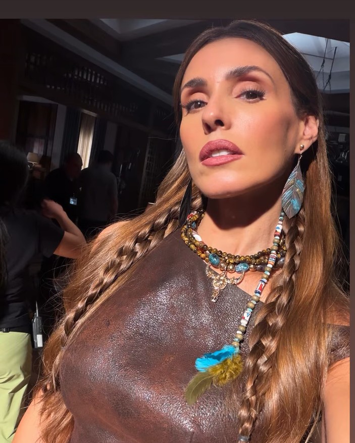 ALuisa2000's tweet photo. En esta foto de @MarContrerasOF veo porte, elegancia, seguridad, belleza y da miedito jijiji ya quiero disfrutar de las maldades de #EstrellaB https://t.co/d0meGvgfCr