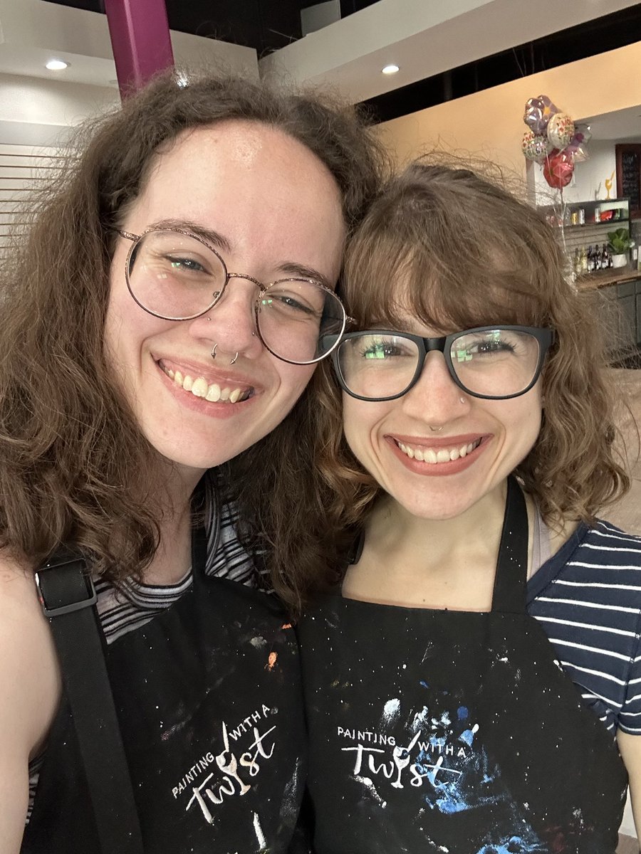 sadatmosphere's tweet photo. Realizing I’m a lesbian has gotten me so much further in life. Anyways 😝 find you someone that loves you the way you love https://t.co/B2hLuJGGZr