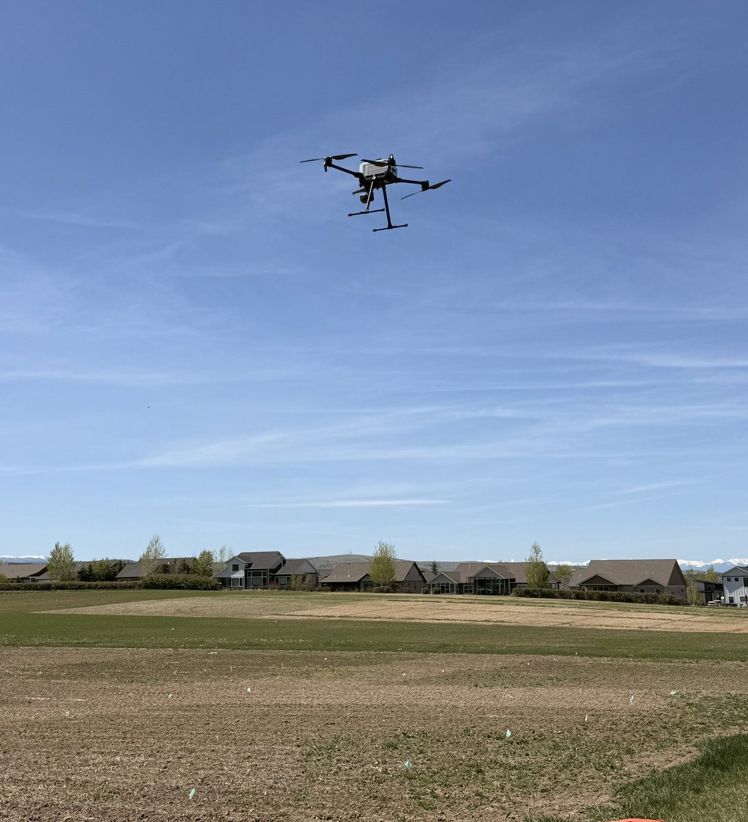 rubyytiwari's tweet photo. Deploying drones to map the emerged weeds in wheat plots for targeted spray planning #research #precisionweedmanagement https://t.co/vjFJAj0PNM
