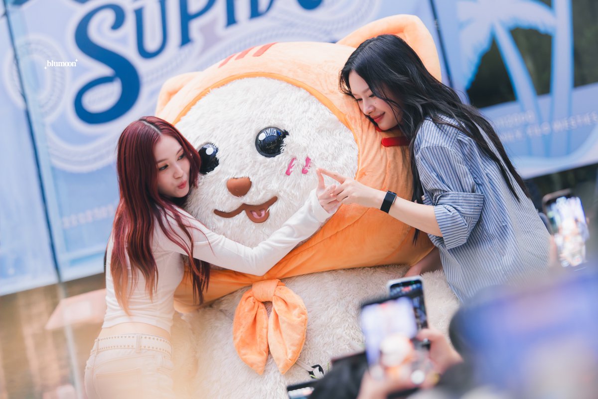 Blumoon tweet media
