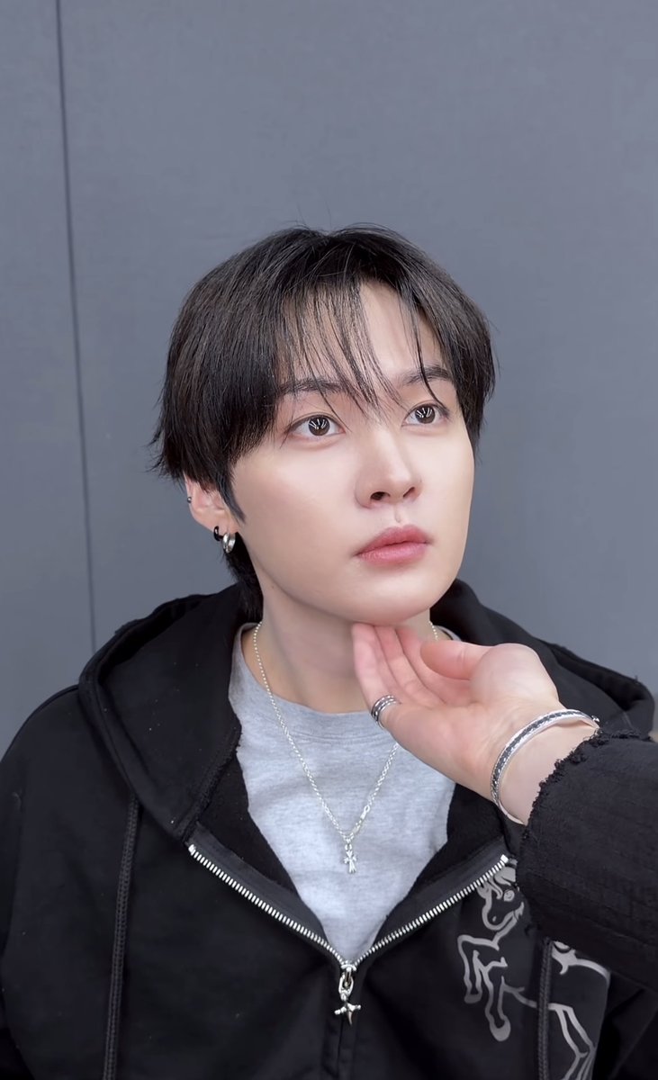 vividkhj's tweet photo. this is the most severe case of submissive omega eyes i have ever seen https://t.co/UqvyyhMhrE