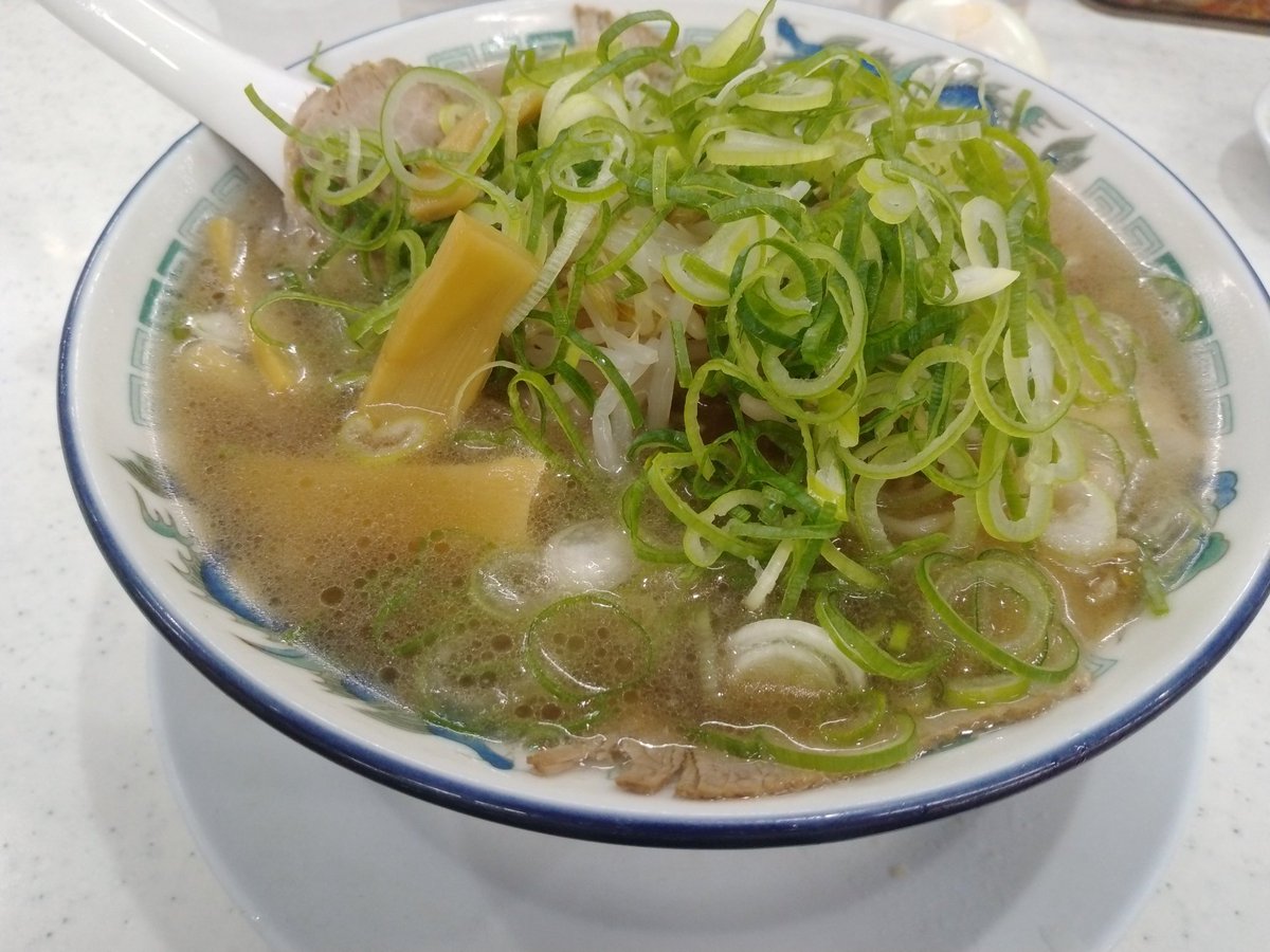alphard7777's tweet photo. 今年49杯目
ラーメン天
特製ネギ多め https://t.co/q9eR17DSbj