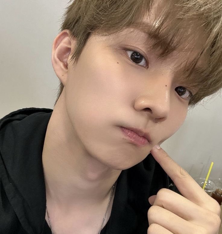 deobyz11's tweet photo. — restarting…(day#3)
looking for interactive #moots #mootshunt !! 

#stantwt #kpoptwt #findingdeobi 
07, filo, she/her, istp-t, cancer 𐙚
— always talks about the boyz 🤍
#: deobi, zerose, and an engene, but any fandom will do. 

♡ / ↻ is much appreciated. https://t.co/e9EplHZRoK