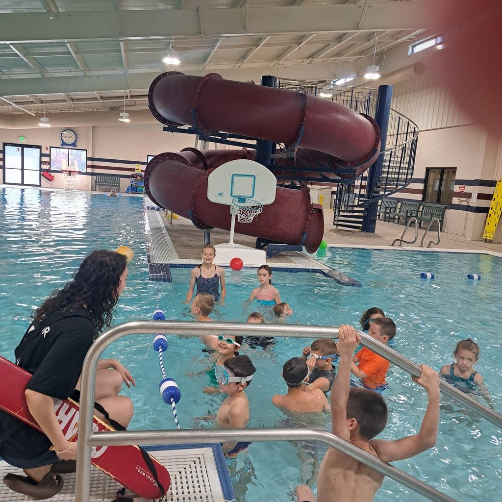 FCS2155's tweet photo. This year, Benton Elementary had 13 students run 100+ miles for the Mileage Club.  The Benton PTO sponsored a field trip to the indoor aquatic facility at the Jam Center in Garrett. The kids had a great time swimming for 2 hours as a reward. https://t.co/XyuzV5y58P