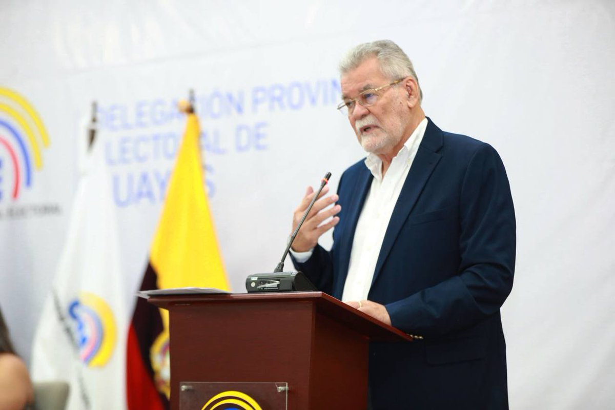 CNEGuayas's tweet photo. Fortalecemos conocimientos técnicos para garantizar procesos electorales transparentes y eficientes. 🗳️☑️

La jornada contó con la presencia de @CNEVice, #EnriquePita, junto a funcionarios electorales de varias provincias del país. 🇪🇨 https://t.co/qask6nvL8J