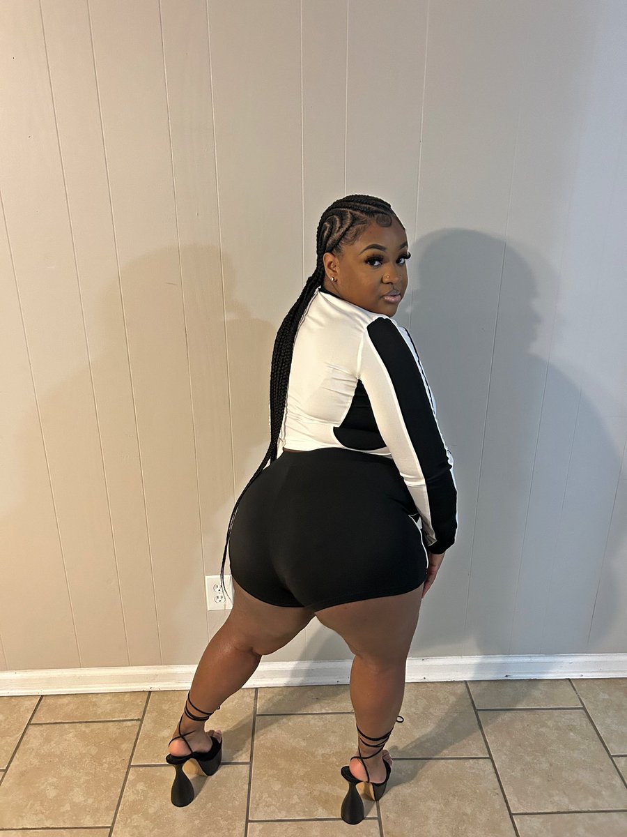 PssyPerfect's tweet photo. She gets her wayyyyy🖤 https://t.co/bgo9OYtexl