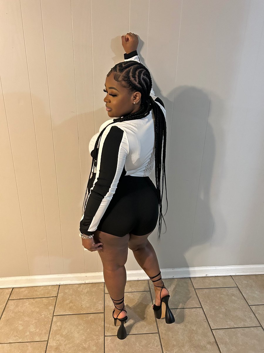 PssyPerfect's tweet photo. She gets her wayyyyy🖤 https://t.co/bgo9OYtexl