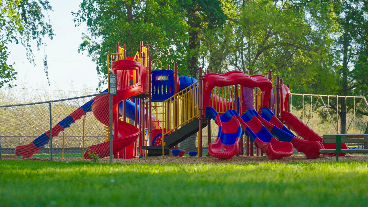 creativerecsys's tweet photo. The wait is over! 🚀 Durham’s vibrant new playground is officially complete and ready for action! 🎉

Designed and installed by Creative Recreational Systems, this space features top-tier climbers, slides, and ultra-durable inclusive surfacing. Swipe to see the transformation! 👇 📸

Ready to upgrade your school, park, or HOA play space? DM us to start designing! 📩

📍 Durham, CA #ParksAndRec #PlaygroundDesign #DurhamCA #Community