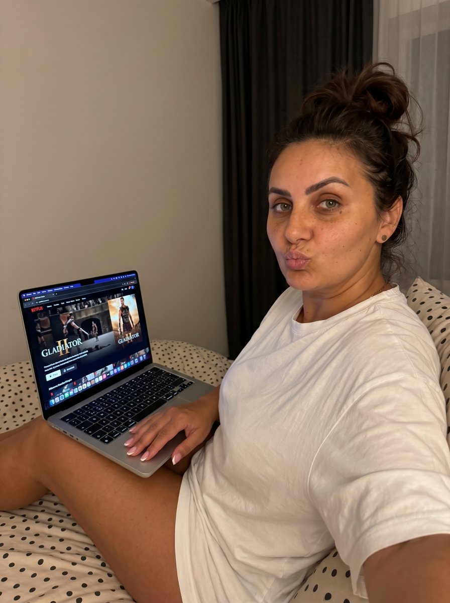 ImKallieKee's tweet photo. Movie night mode activated 🍿 Gladiator II + kissy face = perfect evening 😘#MovieNight #GladiatorII #NetflixAndChill #CozyVibes https://t.co/8RHKo23j4b