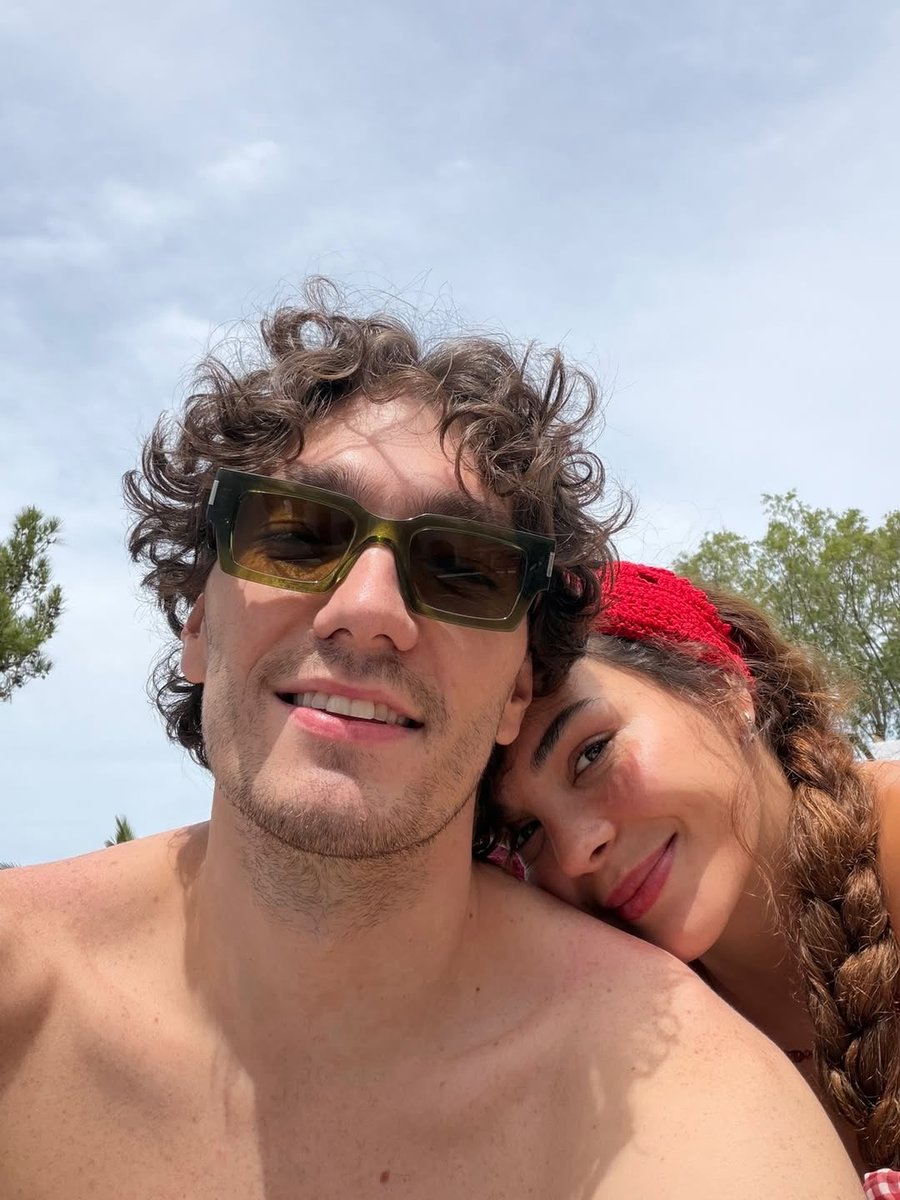 3llql_'s tweet photo. I am speechless in this photo 🥵🥵🥵🥵 https://t.co/Z5CVAYEPQZ