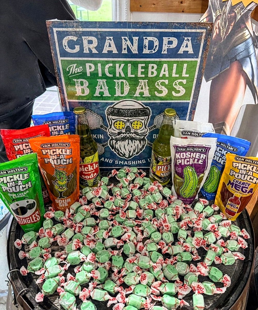 RocketFizz's tweet photo. Monday has us feeling salty 🥒✨

From pickle pouches to pickle soda and enough taffy to make your taste buds question everything, this spread is kind of a big dill! 🚀

#rocketfizz #pickles #taffy #soda #mondaymotivation

*product availability varies by franchise* https://t.co/EPVRTN4r15