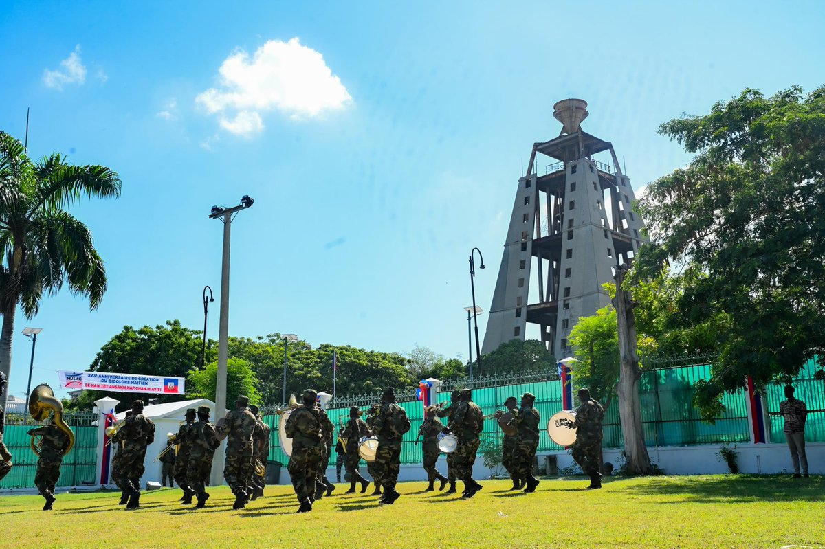 PrimatureHT's tweet photo. COMMUNIQUE DE PRESSE

PARADE MILITAIRE DU 18 MAI : LES FORCES DE SÉCURITÉ RÉAFFIRMENT LA PUISSANCE ET LA CONTINUITÉ DE L’ÉTAT

https://t.co/gC5zux0PjB https://t.co/yRTwq8absc