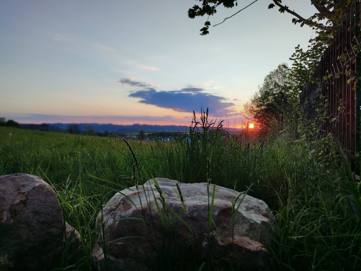 Kubicowy's tweet photo. Na zadupiu... #sunsetalert https://t.co/HQ8OJMvtoT