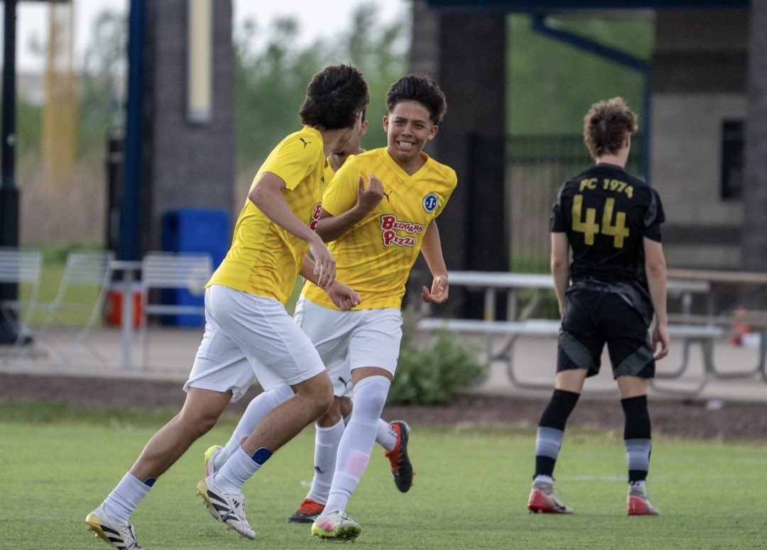 interfcchicago's tweet photo. Inter Cup mania is in full effect! Let’s keep pushing! 

Three Inter AC teams win their Illinois State Cup groups!

2013 Yellow - Illinois Cup Semifinalist! 6/7
2011 NPL - President Cup Quarterfinalist! 5/20
2010 NPL - State Cup Quarterfinalists! 5/23

Let’s go boys! ⚽️🏆

#IAC https://t.co/xL0auihaAE