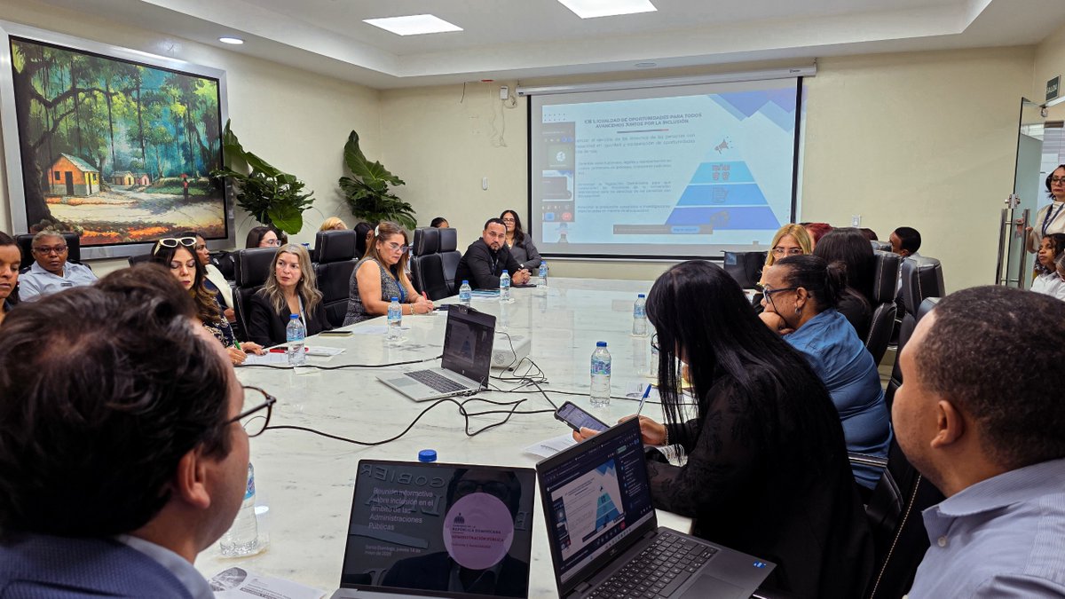 MapRDo's tweet photo. En coordinación con el @ConadisRD, realizamos una reunión orientada a presentar y coordinar iniciativas que fortalezcan la inclusión y la accesibilidad en la administración pública, promoviendo espacios laborales y servicios cada vez más centrados en las personas. https://t.co/VxRm45jtZH