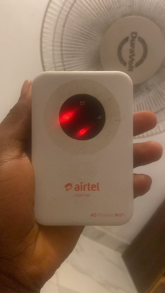 khobyxy's tweet photo. @AirtelNigeria Whats is wrong with your network. Plus I just got data days are running but the network has been shit! How can someone work now ? @airtelnigeria please don’t reply me with “Sorry for your inconvenience message” fix your network please thats all I want is that too much to ask? https://t.co/9ytS9dMvIC