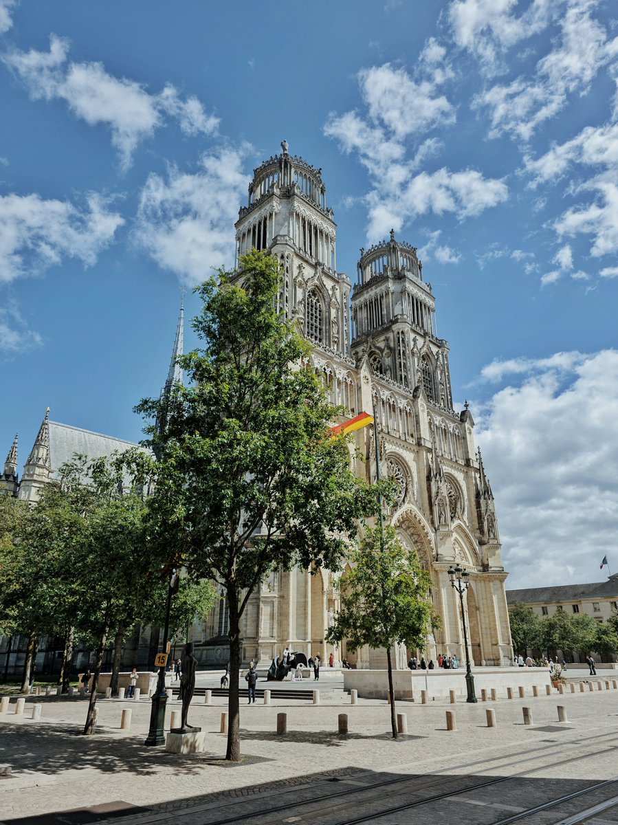 Mr_lamoureux's tweet photo. Un peu d'#Orléans,
Une des plus belles villes de #France, oui oui. ☺️😉
#Loirevalley #architecture https://t.co/4g6brB3sTP
