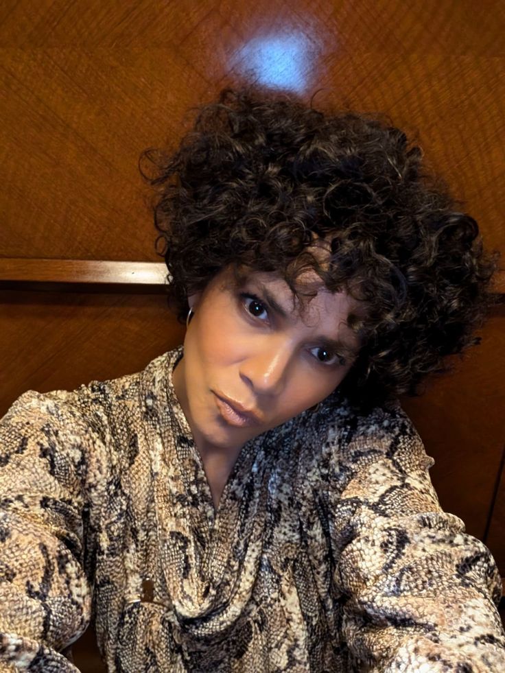 halle berry tweet media