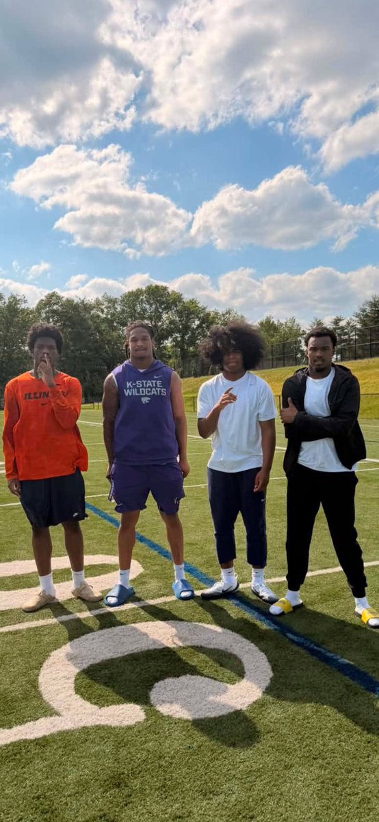 AnthonyBusby_'s tweet photo. Great work yesterday with the fam best of luck to my dawgs this season! 🤞🏽@Excel360Footba1 @Jerrystan08 @jacobhart505 @jacobi_oliphant @KeenanHarris @CoachAdamCruz1 https://t.co/rhPYXcneBZ