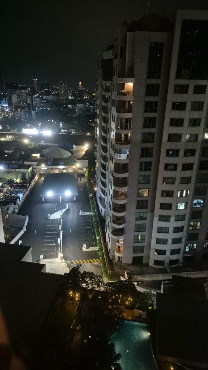iiiikkkee's tweet photo. Udah di surabaya, besok tinggal makan nasi bebek, nasi campur, nasi babat dan lain nya itu. 

Ga pernah kehilangan list buat makan di surabaya . https://t.co/AiNtc4Mhni