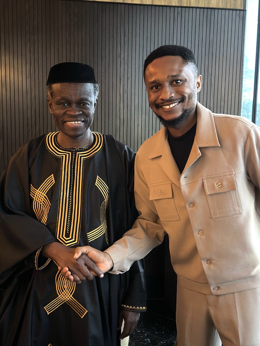 abrahamwhyte_RC's tweet photo. Some rooms you enter as an Event Host.

Some rooms you enter as a student, and this was one of such.

I had the honour of attending the just concluded Eko Hotel at 50 Anniversary and the Africa Legacy Summit. The VIP networking session was simply the highlight for me. https://t.co/GFEF3MRyrY