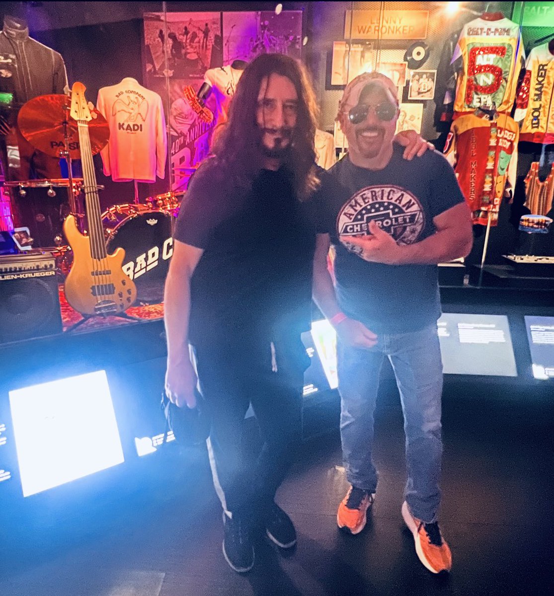 tomfrietchenbnd's tweet photo. Got to do a couple weekend shows with Lynn Sorensen he played with Paul Rogers in Bad Company !! Then on Sunday, we went to the rock ‘n’ roll Hall of Fame -pic in front of the Bad Company exhibit then to dinner super nice guy and so much fun, talking music and telling stories https://t.co/Gr1mrPq2Ij