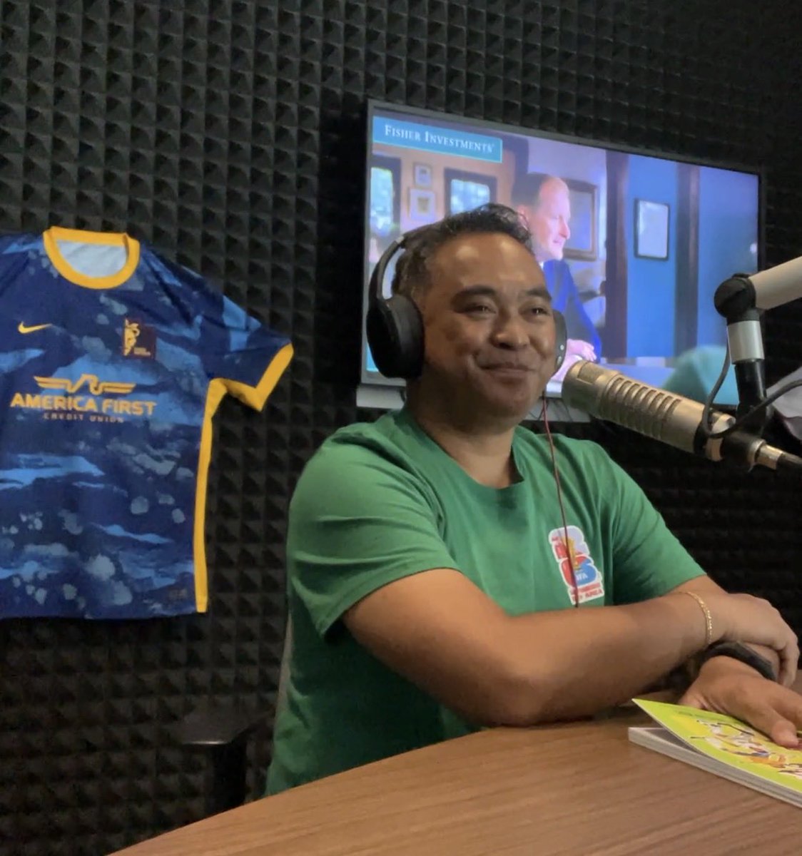 ChrisNavalta's tweet photo. Had the chance to visit the ESPN 700 Radio station while in #SaltLakeCity. Thanks for having me back on, @realocsports.

Happy to talk “Inspiring Stories of Soccer Greats,” what’s coming next ….. and event some Utes/BYU! Looking forward to coming back.

https://t.co/pGiJOPWFuU https://t.co/EoppiuoGHy