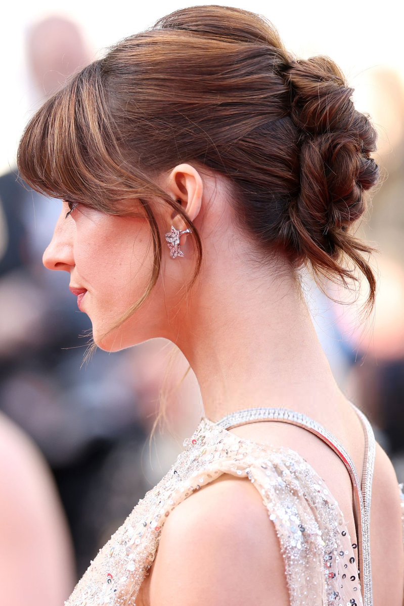 daisyejsource's tweet photo. Daisy Edgar-Jones for the premiere of FJORD at Cannes Film Festival https://t.co/ogjEWYwGAz