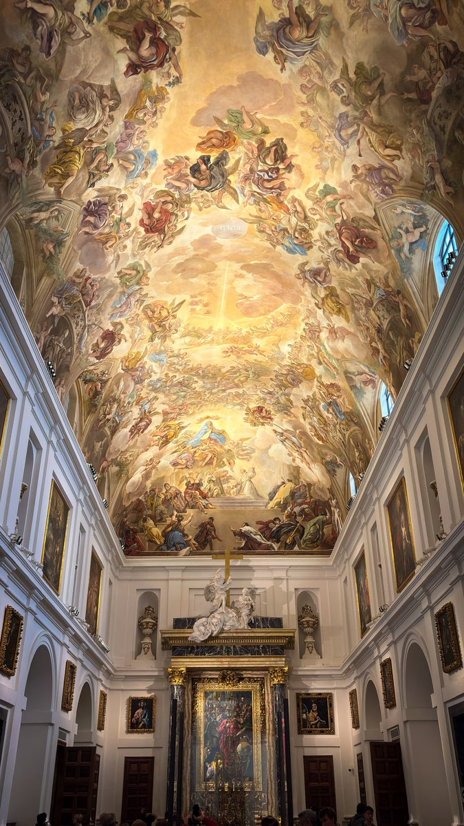 RobertDeglane's tweet photo. Menuda maravilla la catedral de Toledo. Sin duda, una de las más bonitas de España y cumple 800 años. https://t.co/38y32TT0gR