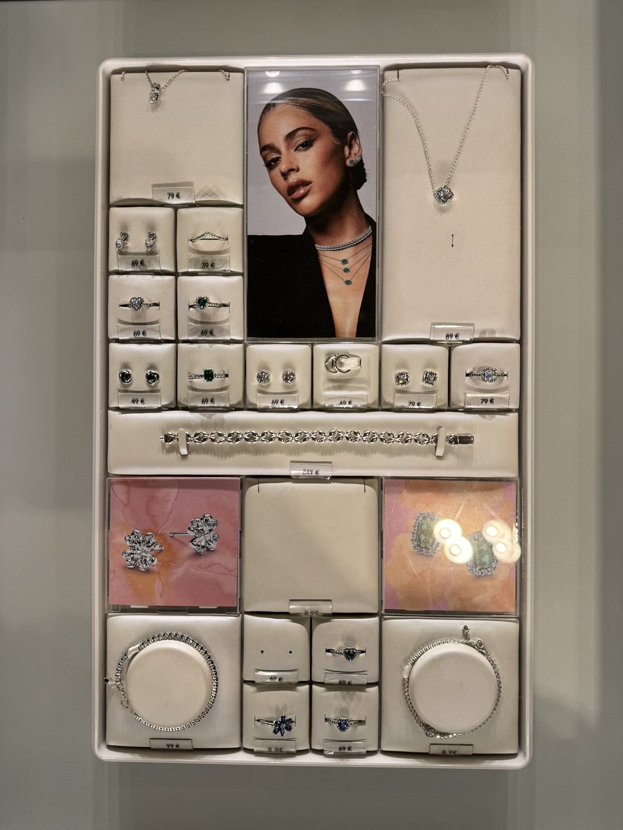 FcoTiniSP's tweet photo. 💥 La colección de TINI en Pandora ya se encuentra en tiendas españolas🇪🇸 https://t.co/xHa8cRkNDH