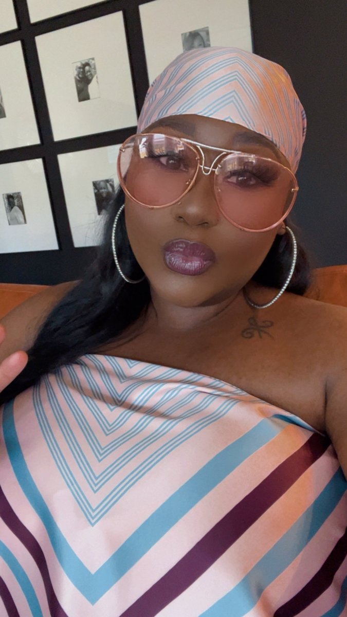 itsdyohnee's tweet photo. 38 trips around the sun!! 
It’s a Queen birthday today 👸🏾🎂💜✨ https://t.co/25u5sKy0XN