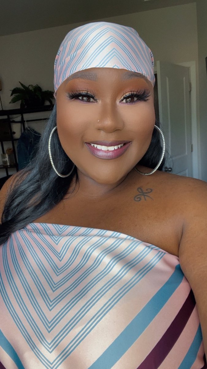 itsdyohnee's tweet photo. 38 trips around the sun!! 
It’s a Queen birthday today 👸🏾🎂💜✨ https://t.co/25u5sKy0XN