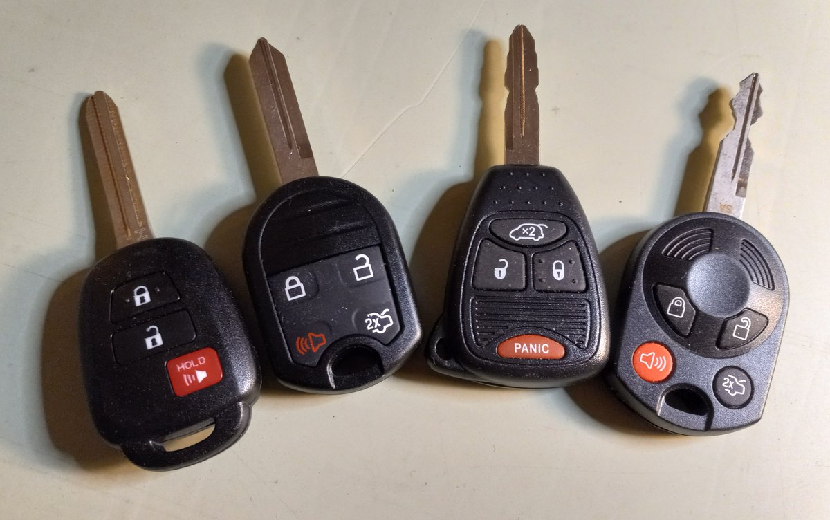 RMSecurityGroup's tweet photo. Mobile auto locksmith; key replacement and chip key/ key fob programming.  Auto, residential and commercial locksmith services. 20 years in Arvada Westminster, Colorado area. 720-663-7674 cell / 303-424-4942 office https://t.co/TQ5AD8u6fs Professional and affordable locksmith! https://t.co/Aw7RF7JZTK