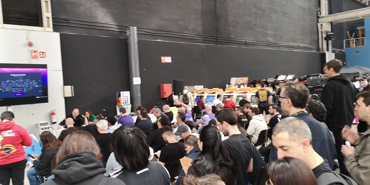RecunchoGamer's tweet photo. Abrimos directo cun repaso do que deu de si a última @RetroBarcelona ! 

Pasádevos! https://t.co/4sBgUNRNq7