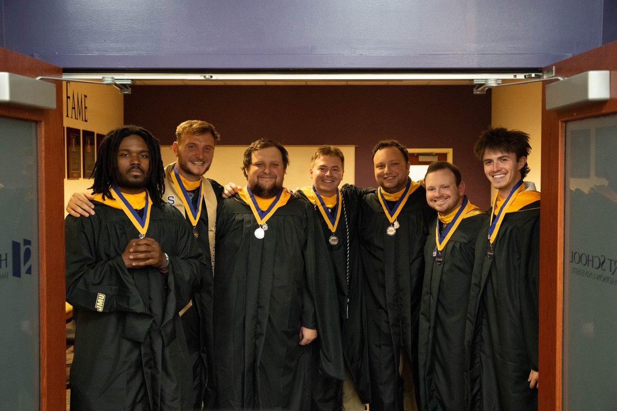 JMUHartSchool's tweet photo. Graduated a few MASTERS of Sport and Recreation Leadership this weekend! 😮‍💨😁

#HartStrong https://t.co/YHWaEuw2is