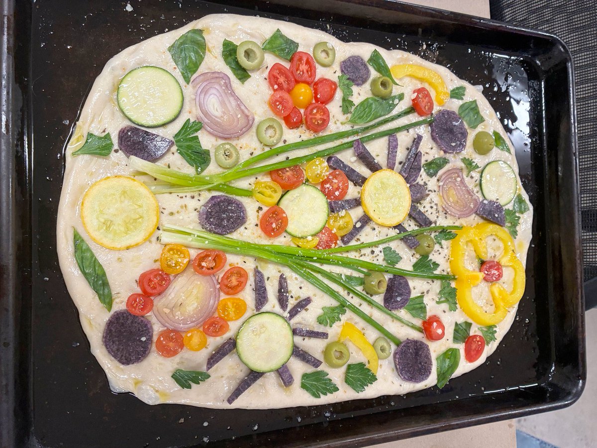 HHHCL's tweet photo. Our cooking class turned into a gallery of edible art as participants created their own "Van Gogh Focaccia" masterpieces! Using fresh herbs and colorful vegetables, everyone transformed simple dough into stunning designs that were almost too beautiful to bake. Thank you everyone! https://t.co/AzbF2hQHIT