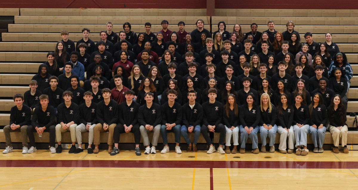 AQInstitute's tweet photo. School’s out for the summer... almost ☀️
Today marked the last day of classes for our seniors, but it’s still an eventful week here at AQ filled with Senior Capstone projects, the 8th Grade Moving Up Ceremony, and Field Day just ahead! @AQPrincipal @AQAlumni @AQ__Athletics https://t.co/SR7rZcKEjE