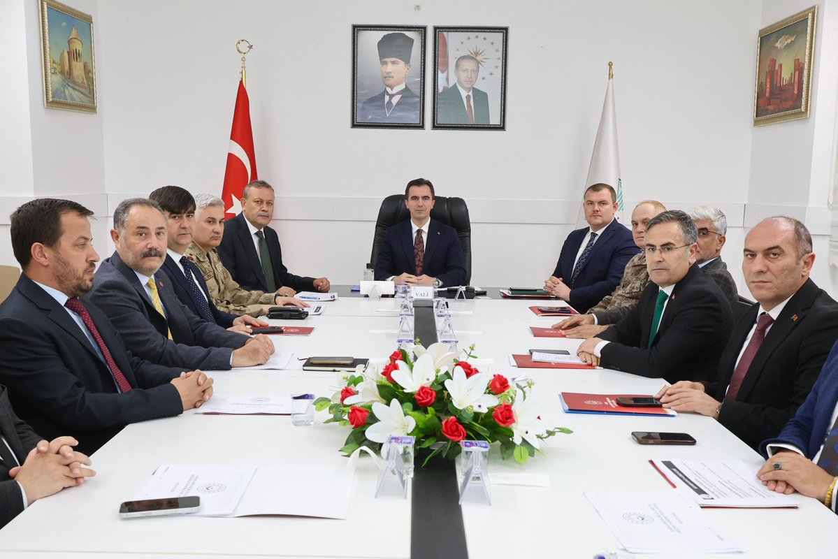 Bitlis Valiliği tweet media