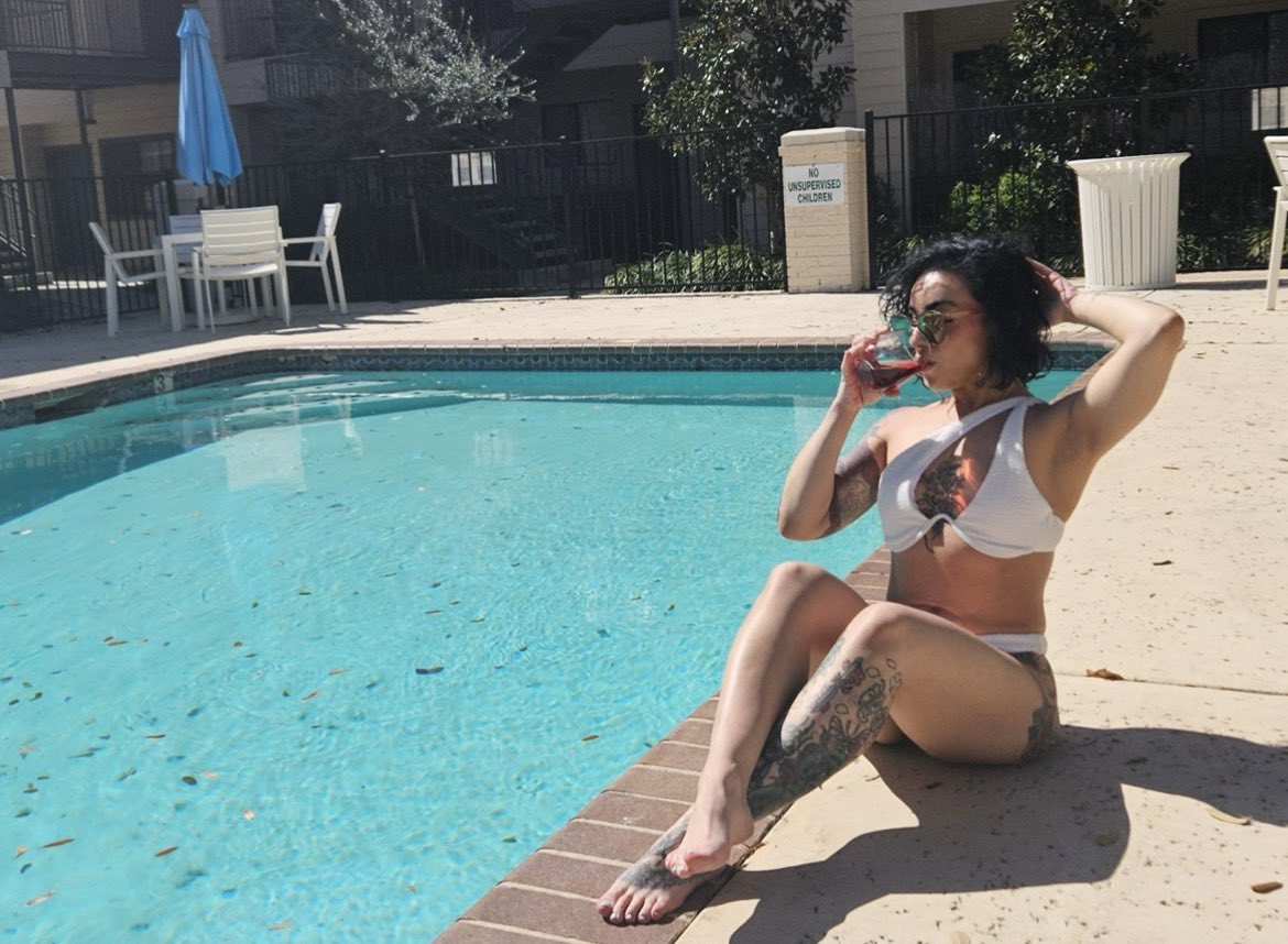 daceybelle22's tweet photo. Pick me up and take me shopping …I’m done sunbathing now 😇

Snapchat: daceysaysyes

Venmo only https://t.co/dUot17qWOj