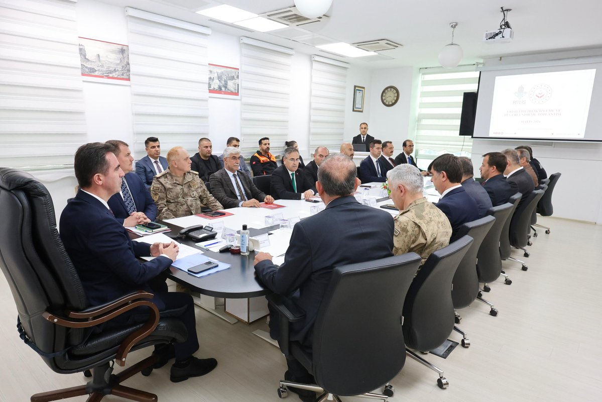 Bitlis Valiliği tweet media