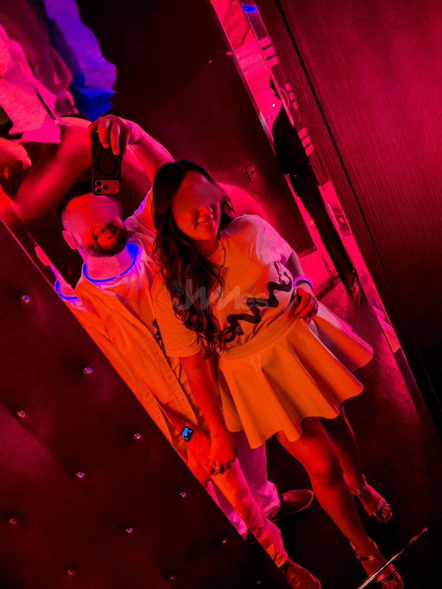 LosJamesLS's tweet photo. ¡La respuesta a FLASHING COLORS fue impresionante! 🤩

Gracias a todas las parejitas que nos acompa��aron en nuestro 3er aniversario y llenaron el venue de colores, energía y buena vibra 🎨🔥

Los queremos - M&amp;A 🤍

Próxima parada: WORLD FIESTA ⚽️🏟️
Nos vemos el 13 de junio https://t.co/7OEUrFhFPI