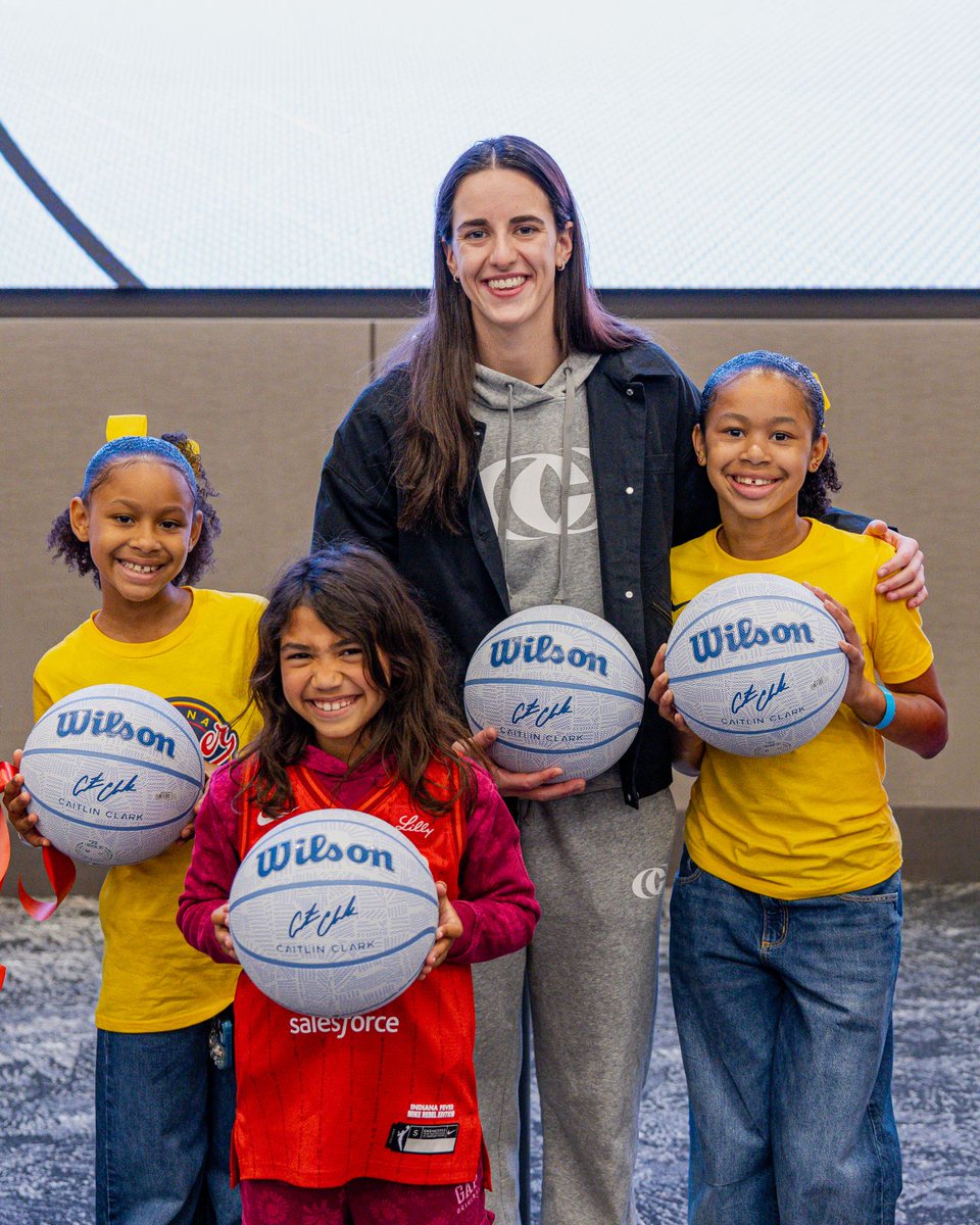 MuscoLighting's tweet photo. Downtown Indianapolis is now home to a brand-new community gathering space in the heart of the city! 🏀
We celebrated the opening of a court designed to bring play, connection, and opportunity to Indianapolis youth. Learn more: https://t.co/vH7Pe1fHo3 https://t.co/jwOMH0hH48
