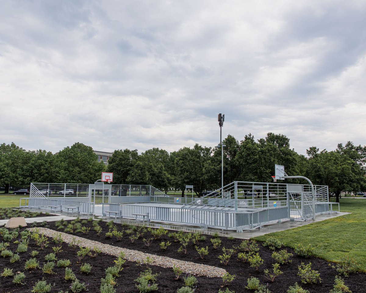 MuscoLighting's tweet photo. Downtown Indianapolis is now home to a brand-new community gathering space in the heart of the city! 🏀
We celebrated the opening of a court designed to bring play, connection, and opportunity to Indianapolis youth. Learn more: https://t.co/vH7Pe1fHo3 https://t.co/jwOMH0hH48