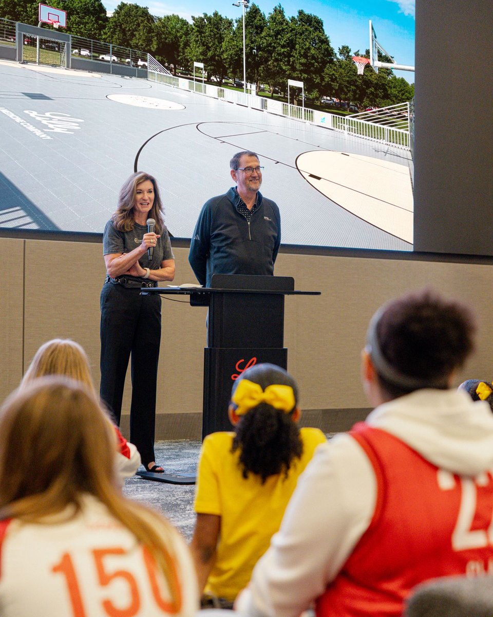 MuscoLighting's tweet photo. Downtown Indianapolis is now home to a brand-new community gathering space in the heart of the city! 🏀
We celebrated the opening of a court designed to bring play, connection, and opportunity to Indianapolis youth. Learn more: https://t.co/vH7Pe1fHo3 https://t.co/jwOMH0hH48