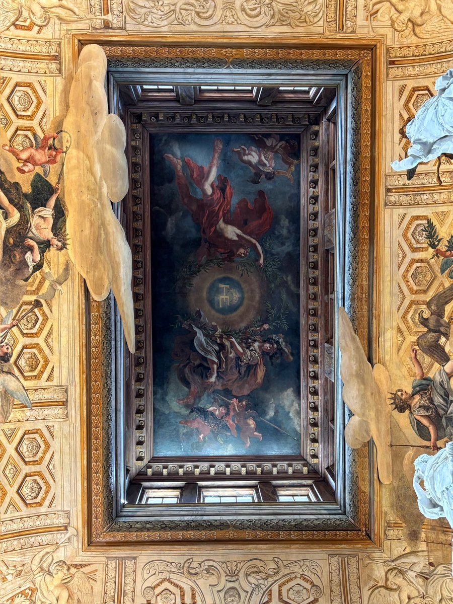 CassandraHemdal's tweet photo. Be loyal to the royal within you 👑 #Art #Interior #Palace #KinaSlott #DrottningholmsSlott https://t.co/xgnRajnOl5