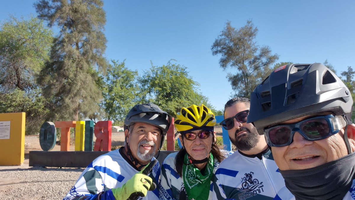 AdLoSo1's tweet photo. Pedaleo al golfo 🎵🏜️🎶🏖️🎵🚴🏻🎶 https://t.co/N9j8ewMDtV