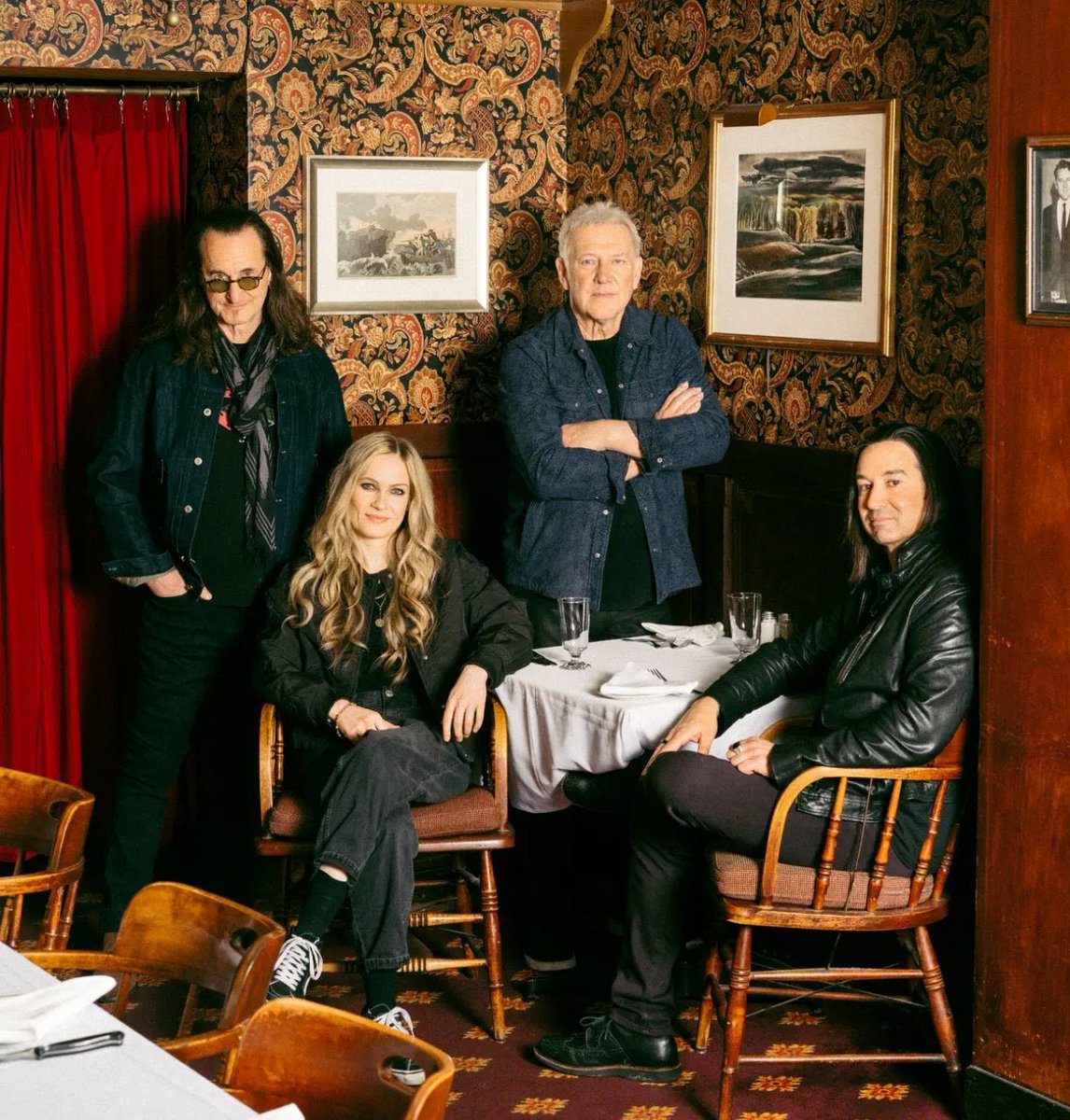 SteveIsBack2112's tweet photo. BREAKING NEWS FROM THE PRACTICE FACILITY!
My Guy says things are wrapping up. Geddy is saving his voice. Many Songs being practiced in full with no vocals. He loved “The Camera Eye” as an instrumental. #RushFamily #RushTour @vivien2112 @HumbleAnthem @MusicLive__ #RockOn 🎈😎 https://t.co/FsiFpGuUvs