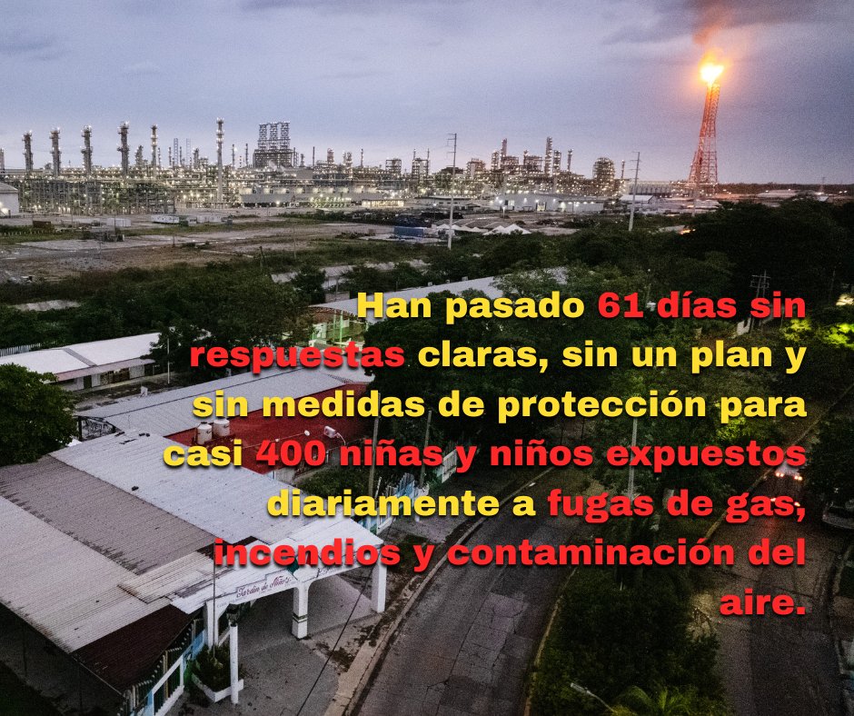 CEMDA's tweet photo. Entre fugas de gas, incendios y contaminación, cientos de niñas y niños continúan asistiendo a clases junto a la refinería Dos Bocas en Paraíso, Tabasco.
Hoy, madres de familia llevaron su exigencia hasta la Torre de Pemex: una ruta clara, transparente y urgente para la reubicación de las escuelas.
La seguridad y el derecho a la educación de las infancias no pueden seguir esperando.
#ReubicaciónYa #DerechosDeLasInfancias

@Pemex  @SEP_mx