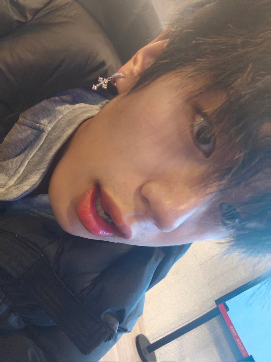 Jaily026's tweet photo. 我讨厌每一段让我内耗的关系 我尝试去消灭他们 直到我身边没有任何人和我有关系 附图为近日 https://t.co/AjNftE45xM
